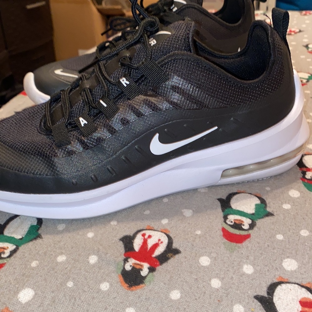 NIKE AIR MAX AXIS SHOES IN BLACK View 3
